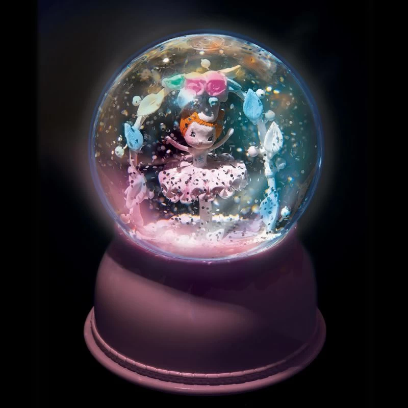 Djeco Veilleuse Boule De Neige Ballerine 5 Djeco Veilleuse Boule De Neige Ballerine – Image 3